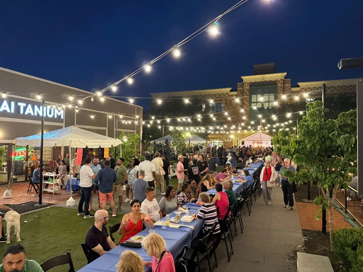 kentlands-under-the-lights-main Kentlands market square